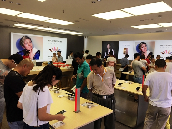 华为即墨首家体验店盛大开业，青岛服务体验再升级